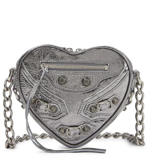 cuore black balenciaga significato